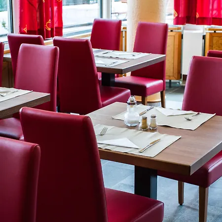 雷姆沙伊德瑟尔维酒店 雷姆沙伊德